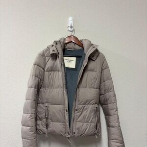 Vintage Collection y2k Beige Abercrombie Puffer Jacket with thick lining size S